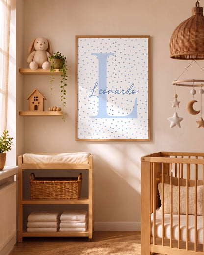 Quadro con Iniziale Personalizzata - Nome e Sfondo a Pois, colore azzurro per cameretta bambino.
