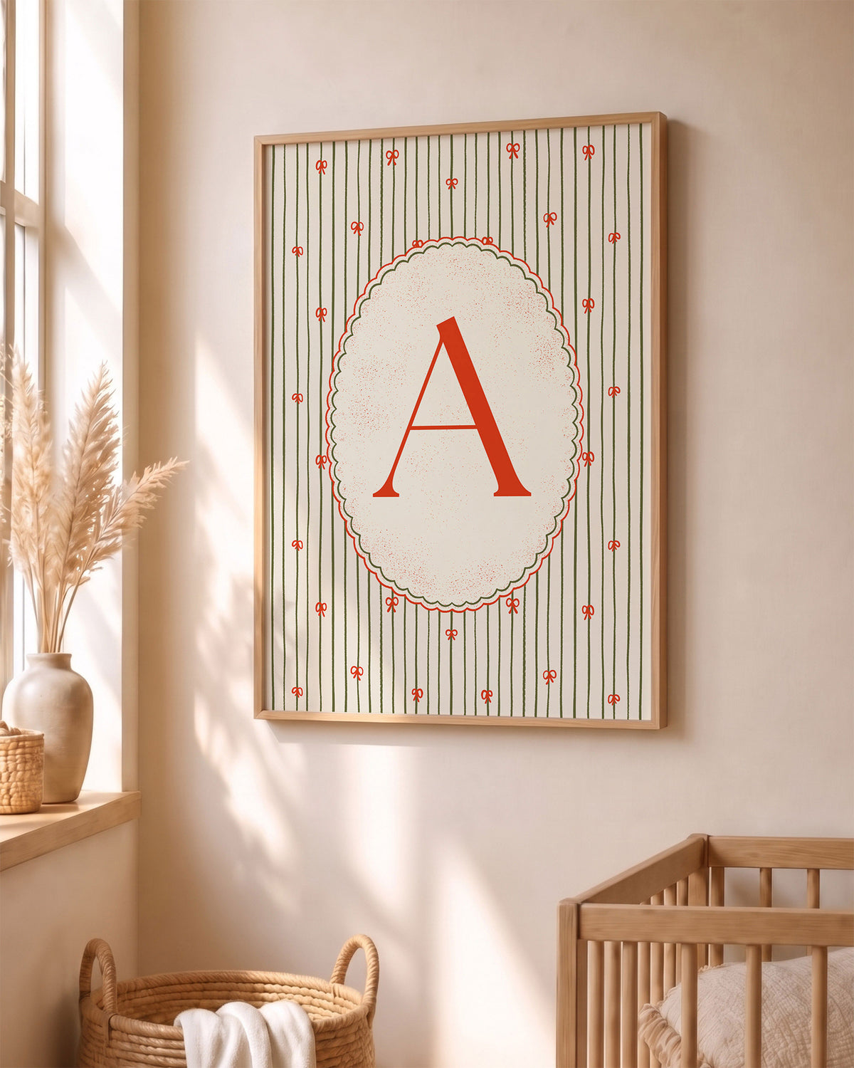 Quadro con Iniziale Personalizzata - Stile Classico e Fiocchi, colore rosso per cameretta bambina.